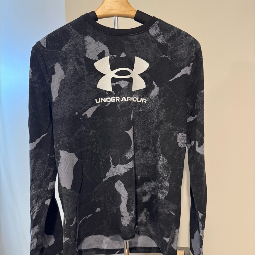 Under Armour Black and Gray Athletic Shirt